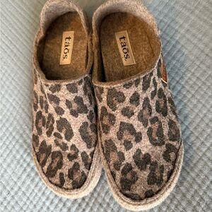 Taos Leopard Print Clogs